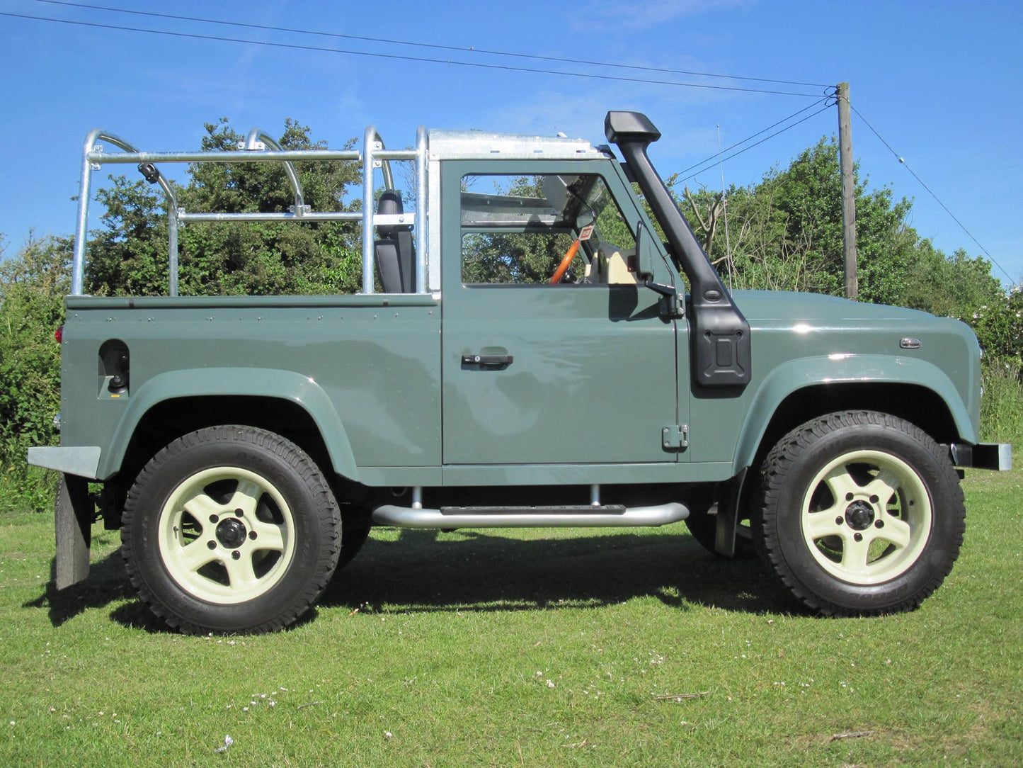 Heavy Duty Hood Sticks for a Defender / Series