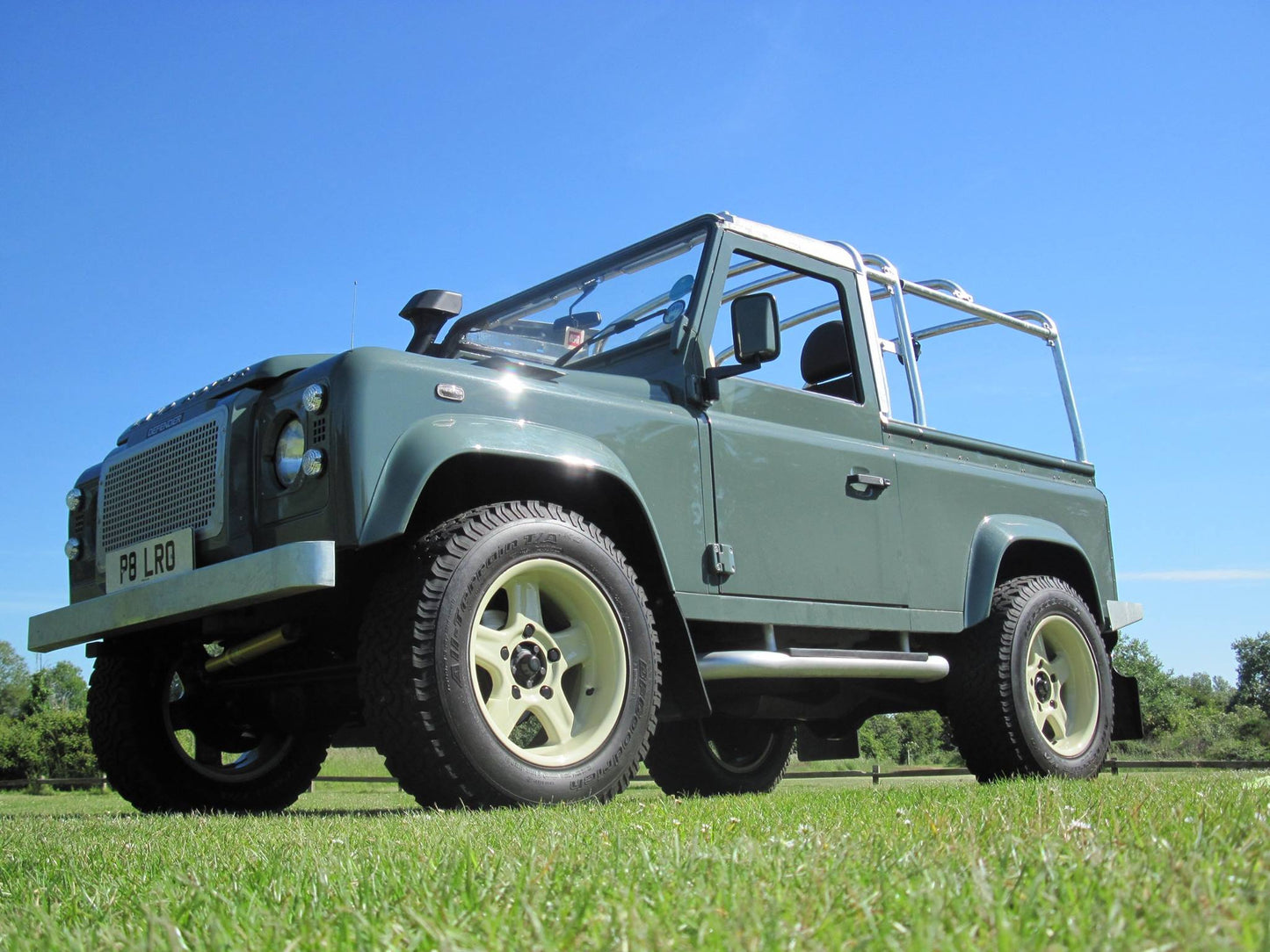 Heavy Duty Hood Sticks for a Defender / Series